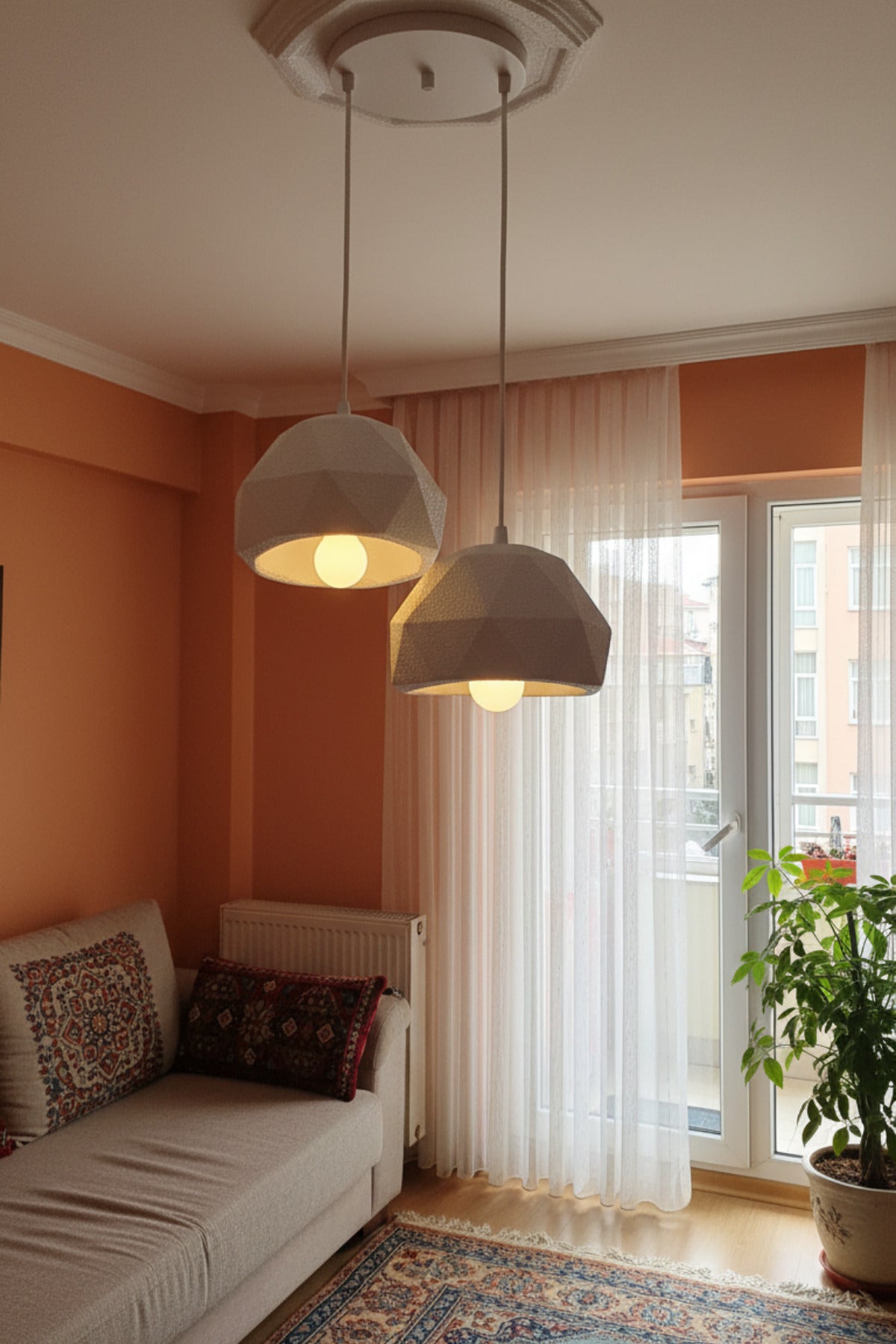 Beyaz 2 Li Geometrik Avize Salon PLA Dayanıklı Dekoratif Sarkıt Aydınlatma Ayarlanabilir Kablo