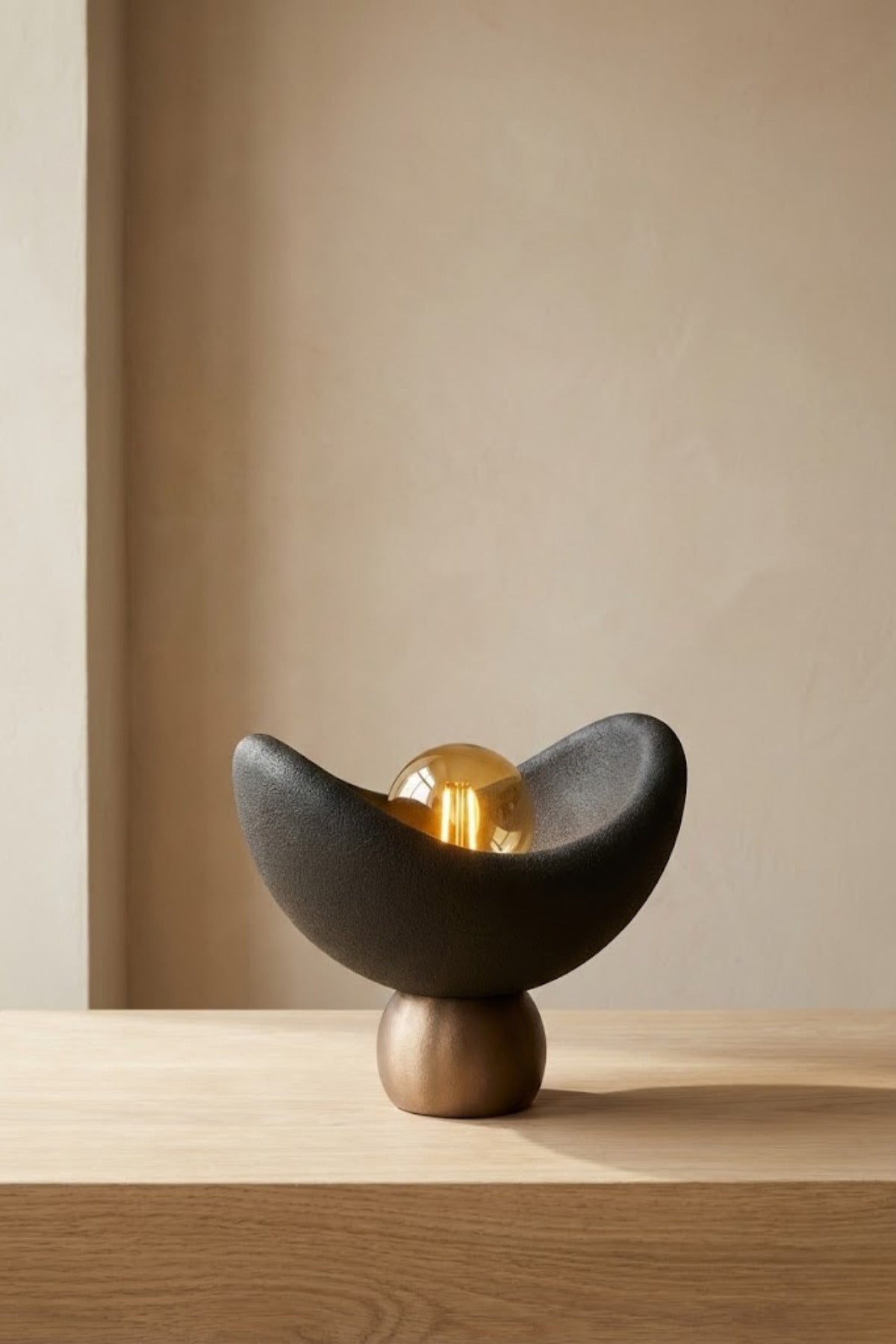 Luna Tasarım Masa Lambası Bronz Detaylı Abajur Loş Amber Işık, Rustik Ampul Hediyeli 20 x 37 cm