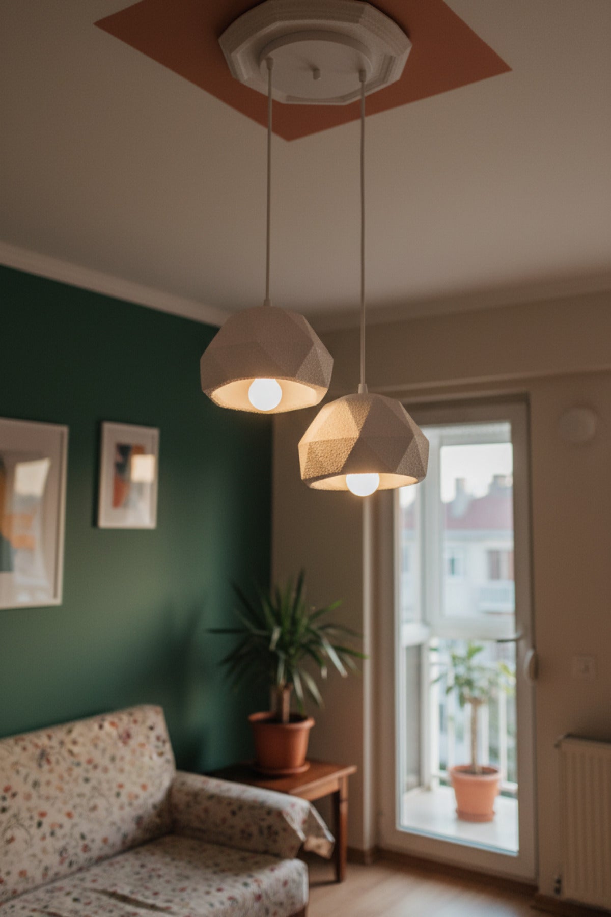Beyaz 2 Li Geometrik Avize Salon PLA Dayanıklı Dekoratif Sarkıt Aydınlatma Ayarlanabilir Kablo
